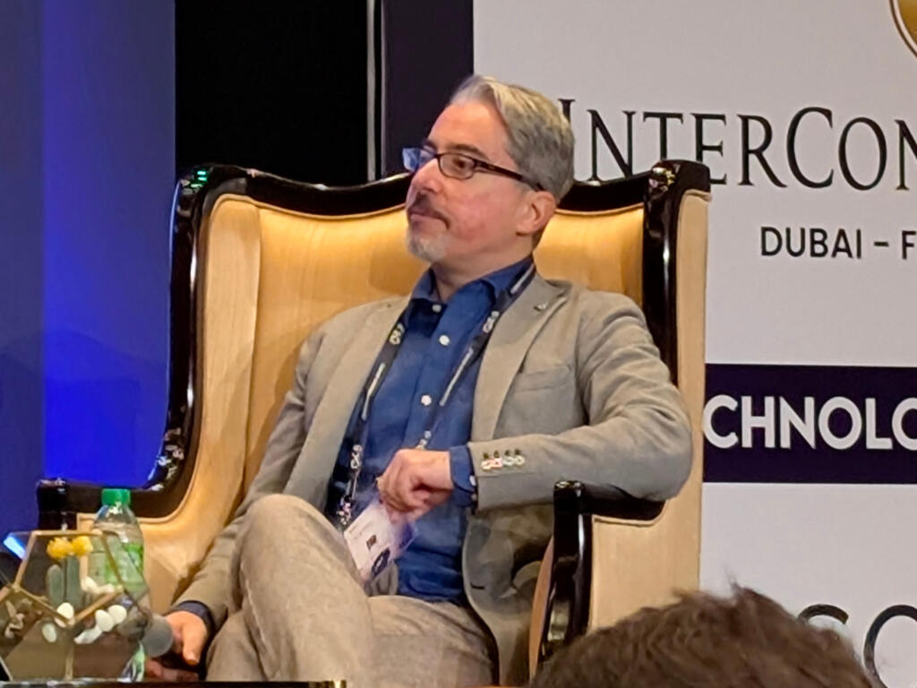 Simone Dongu speaking at a global leadership conference (CXO 2.0), in Dubai, 2024 Simone Dongu speaking at a global leadership conference (CXO 2.0), in Dubai, 2024